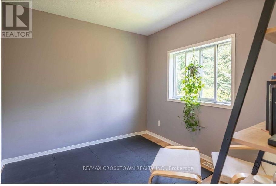 Main - 34 Willow Drive, Barrie (Holly), Ontario  L4N 8T2 - Photo 4 - S12483267