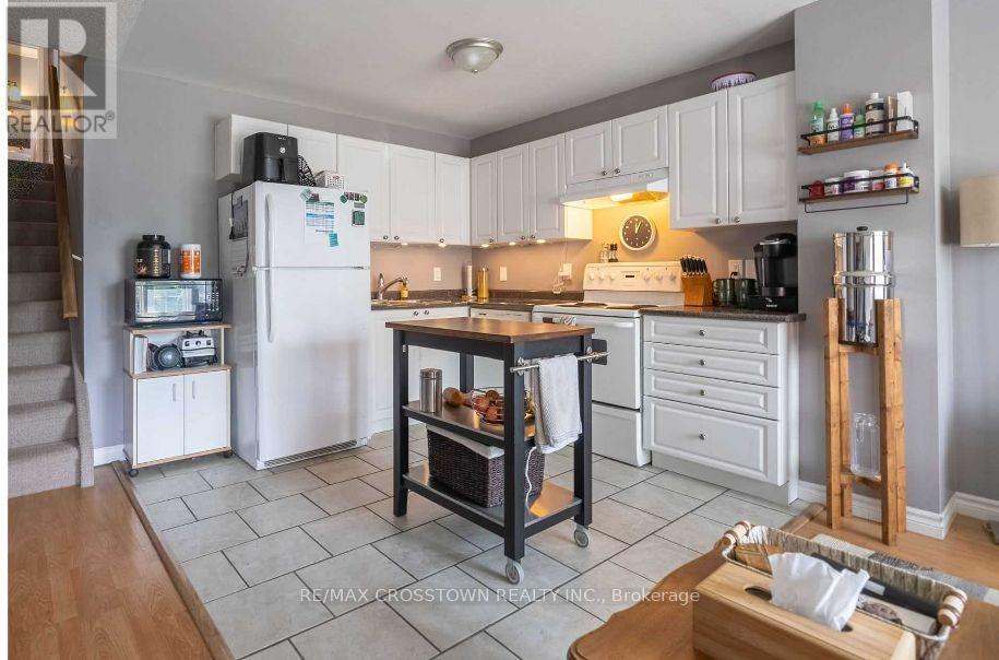 Main - 34 Willow Drive, Barrie (Holly), Ontario  L4N 8T2 - Photo 6 - S12483267