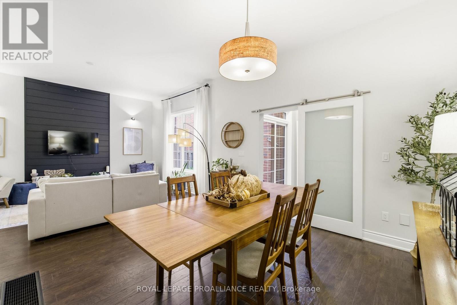 804 Lees Avenue, Cobourg, Ontario K9A 4J7 - Photo 12 - X12483436