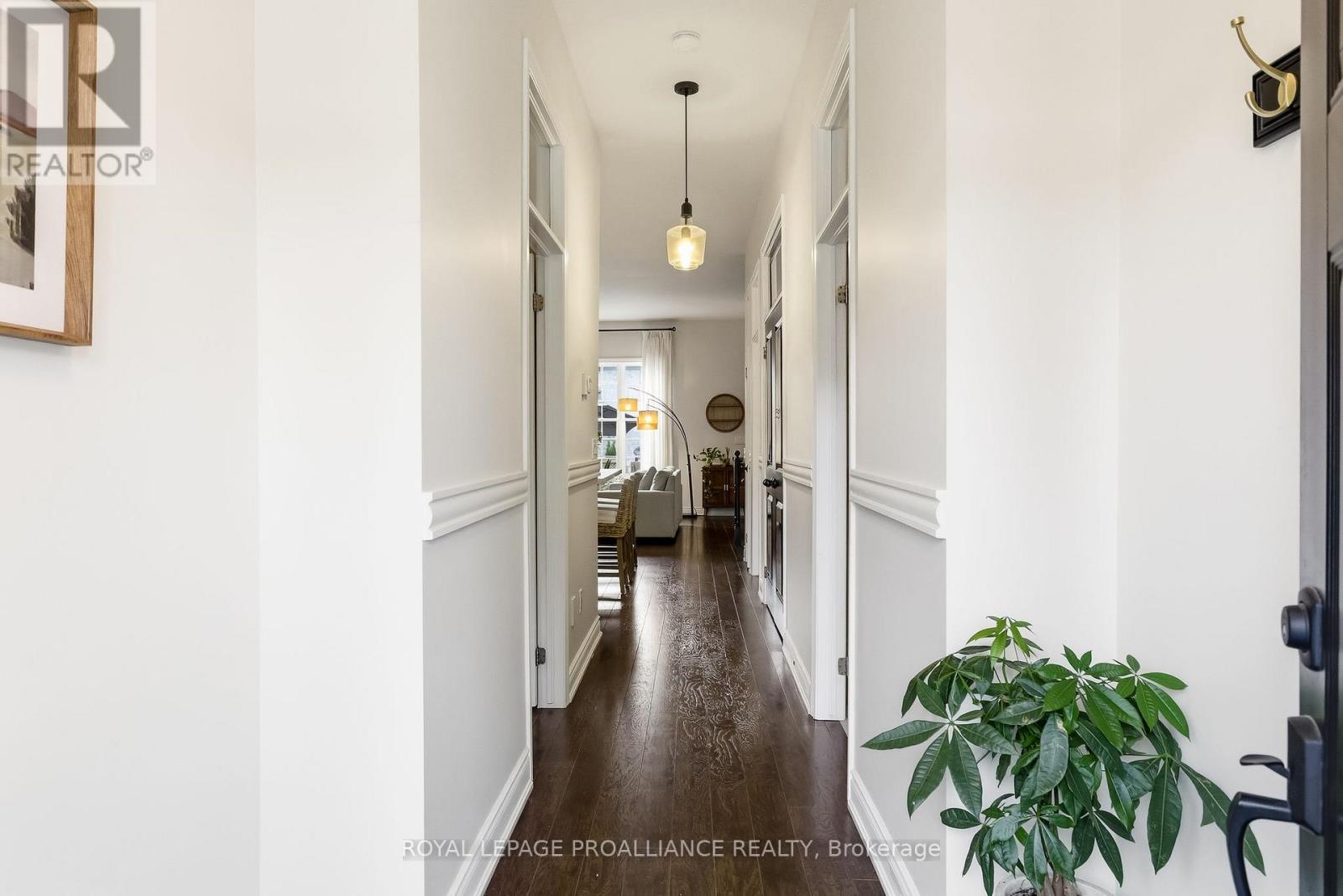 804 Lees Avenue, Cobourg, Ontario K9A 4J7 - Photo 4 - X12483436