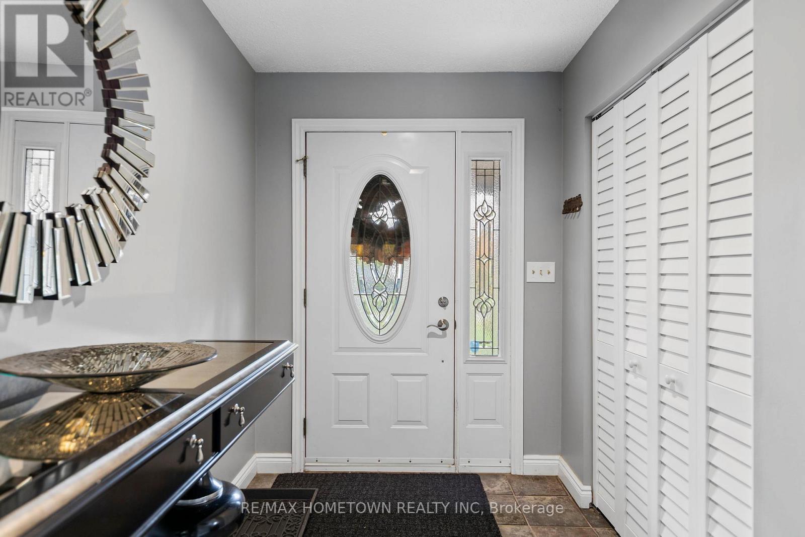 4 Meikle Drive, Augusta, Ontario  K0E 1P0 - Photo 5 - X12483309