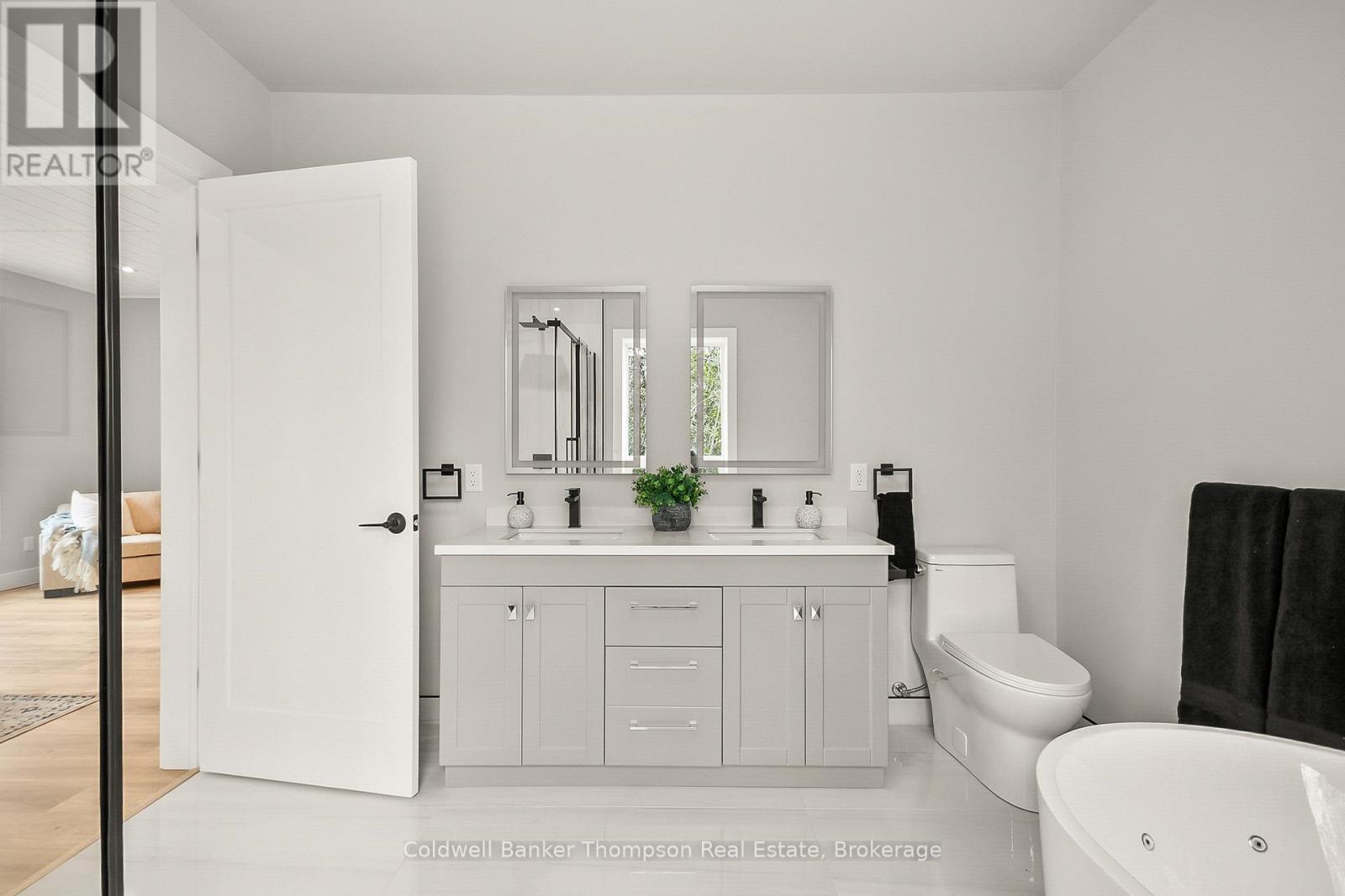 120 Vernon Shores Avenue, Huntsville, Ontario  P1H 2J2 - Photo 18 - X12483359