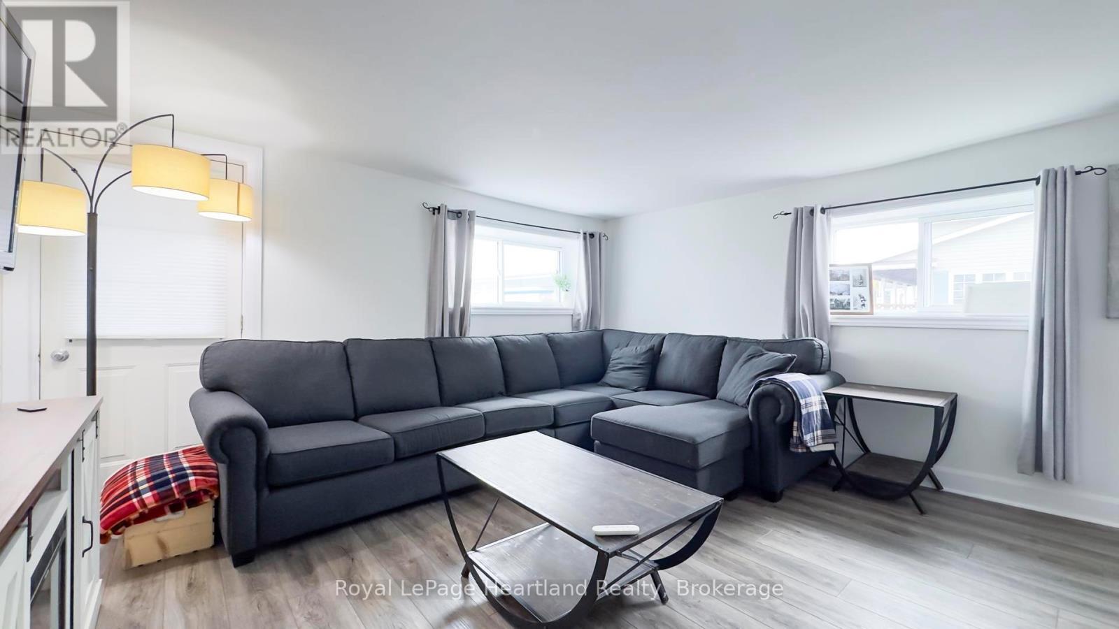 252 Huron Road, Goderich, Ontario  N7A 2Z9 - Photo 3 - X12483434