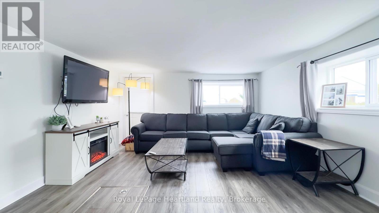 252 Huron Road, Goderich, Ontario  N7A 2Z9 - Photo 4 - X12483434
