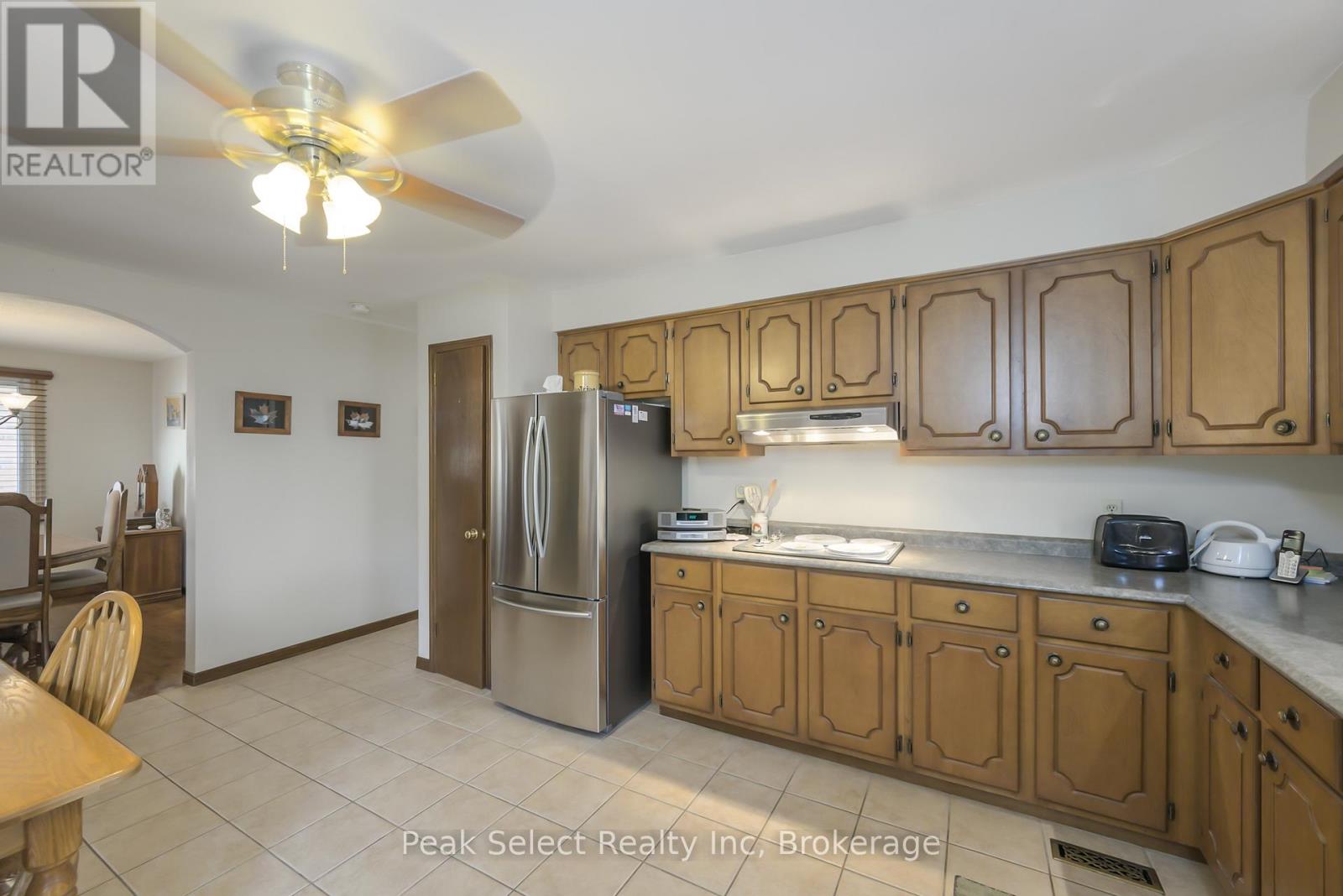 220 Regal Drive, London East, Ontario  N5Y 4Z8 - Photo 15 - X12483446