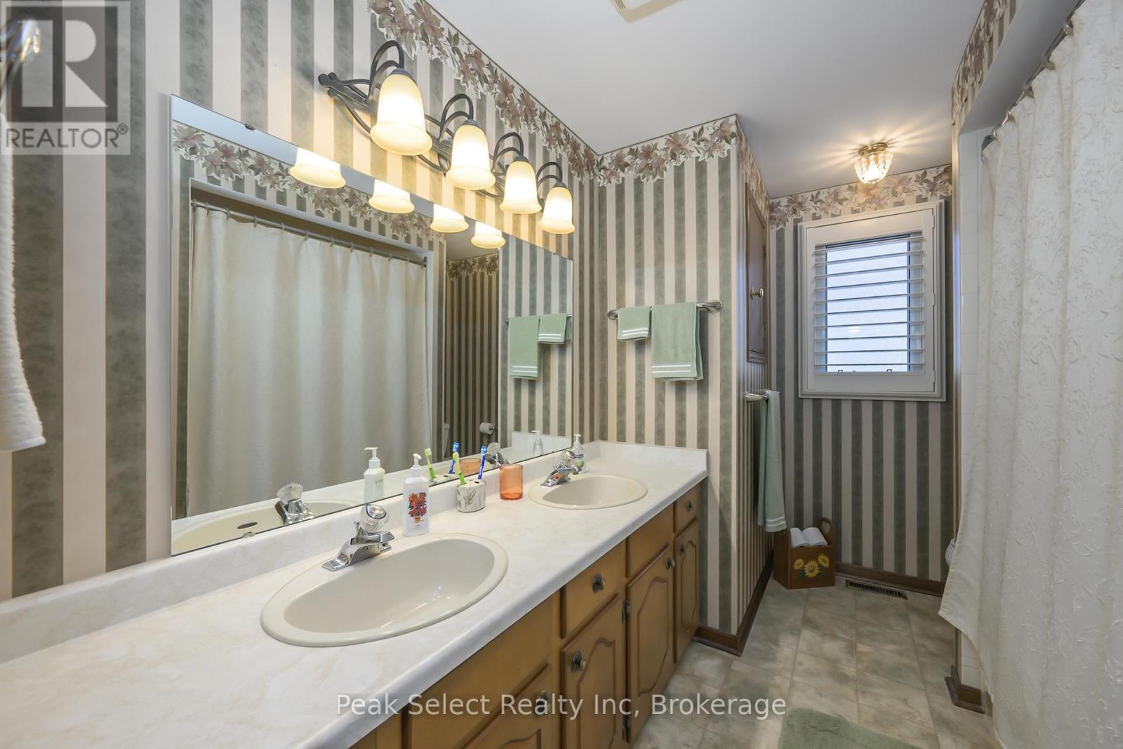 220 Regal Drive, London East, Ontario  N5Y 4Z8 - Photo 23 - X12483446