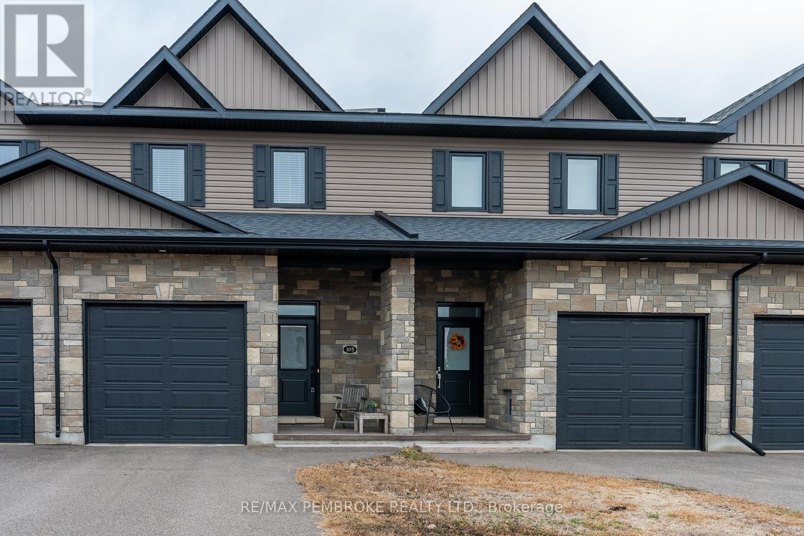 105 Chad Street, Petawawa, Ontario  K8H 0G9 - Photo 1 - X12483391