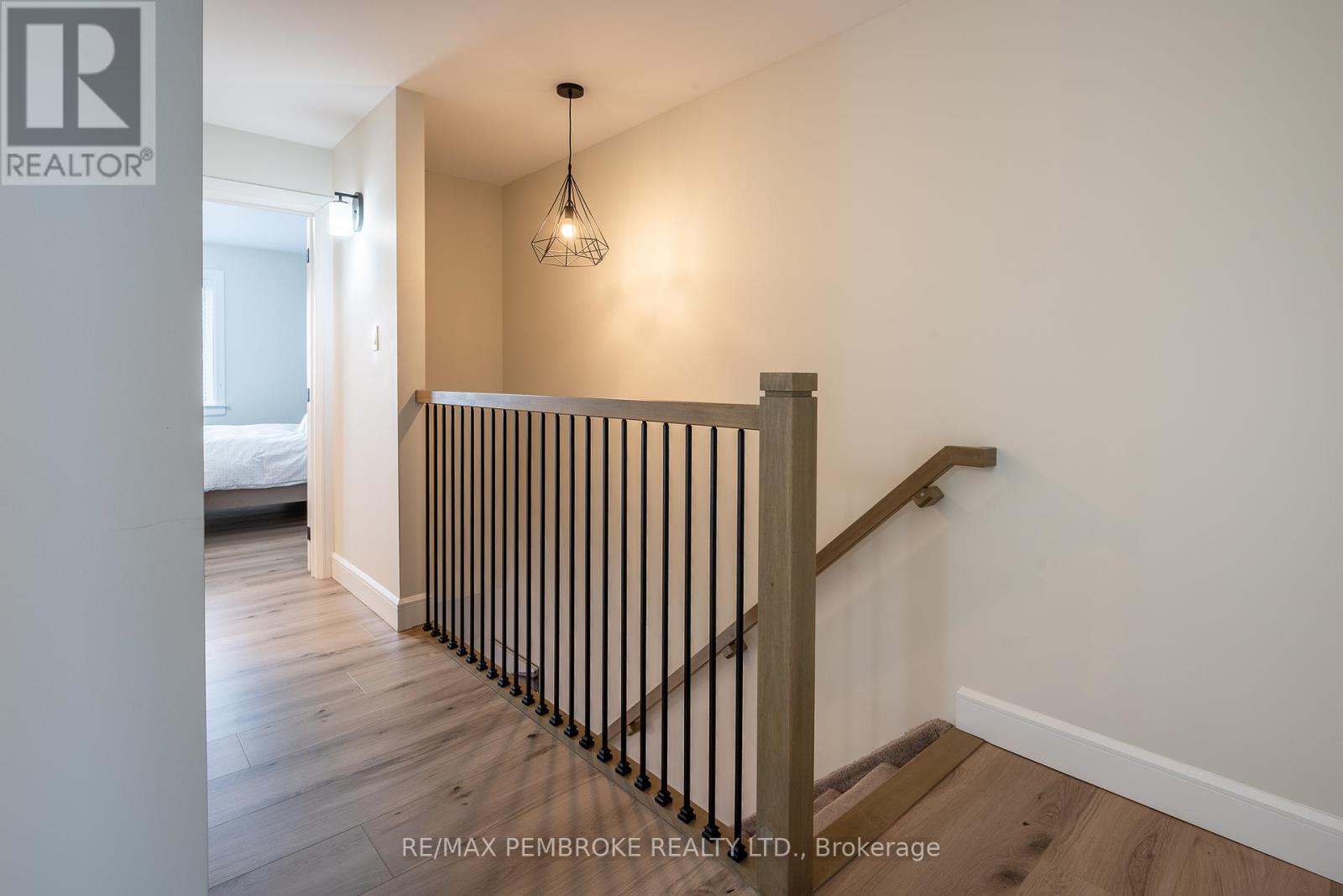 105 Chad Street, Petawawa, Ontario  K8H 0G9 - Photo 23 - X12483391