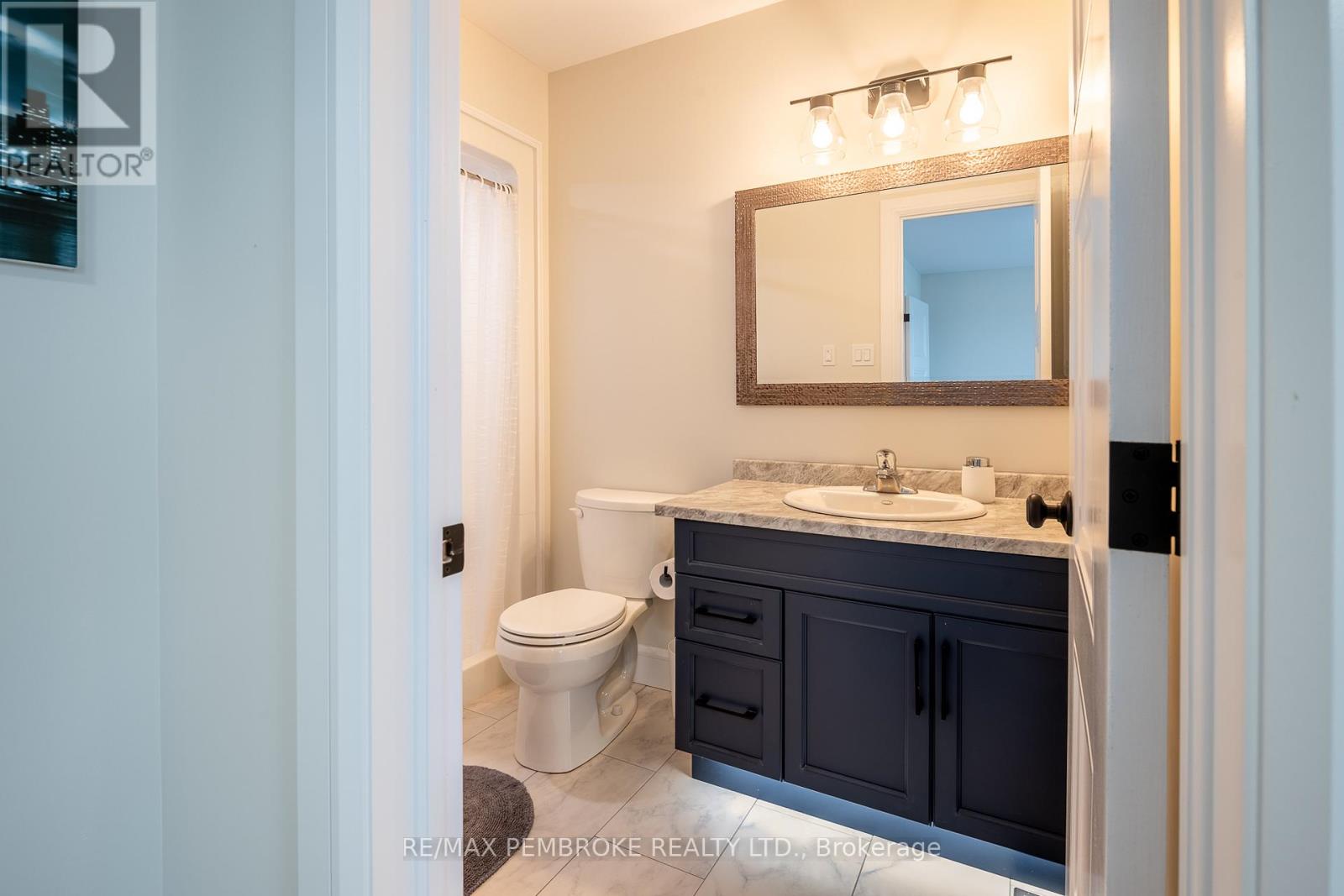 105 Chad Street, Petawawa, Ontario  K8H 0G9 - Photo 26 - X12483391