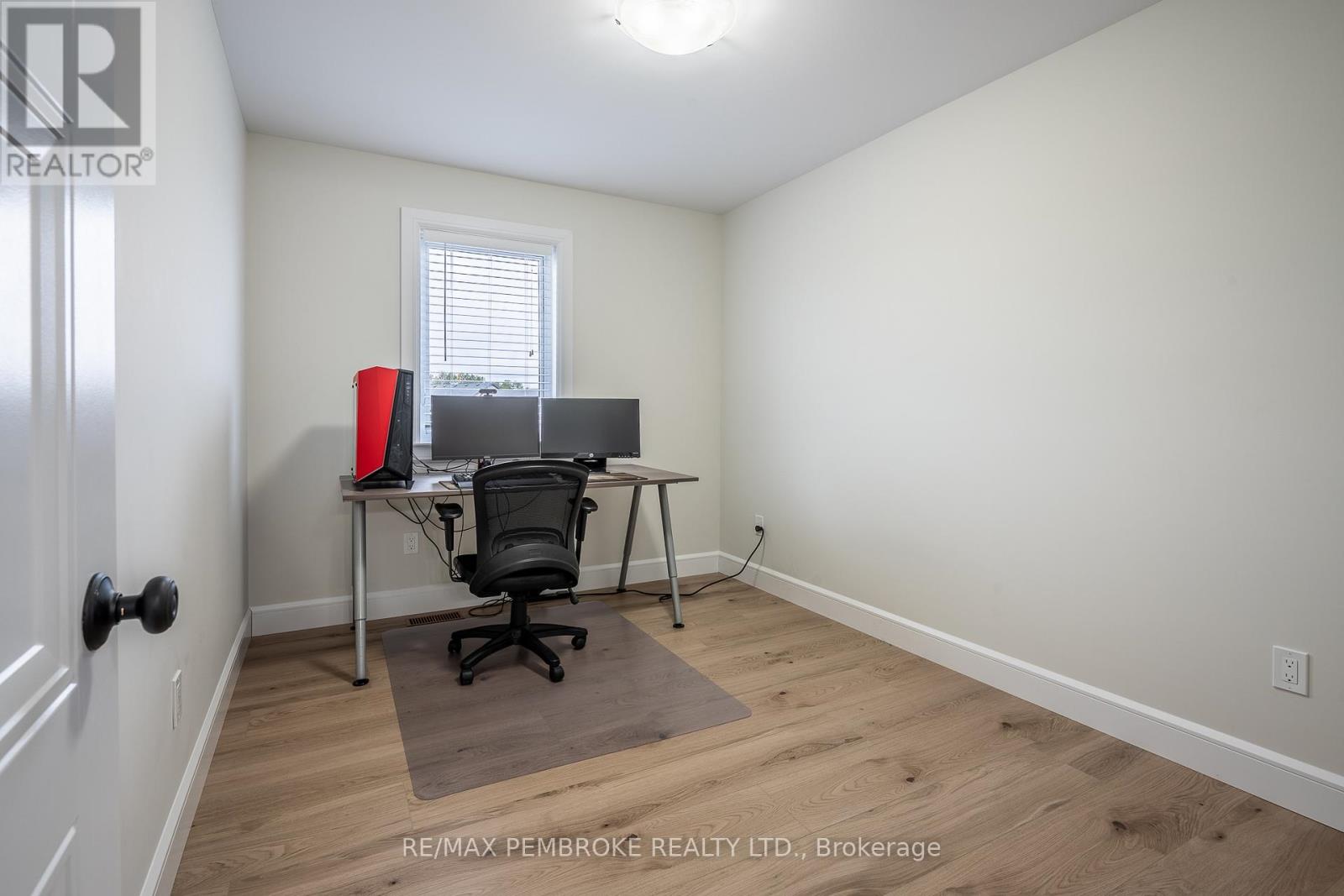 105 Chad Street, Petawawa, Ontario  K8H 0G9 - Photo 28 - X12483391