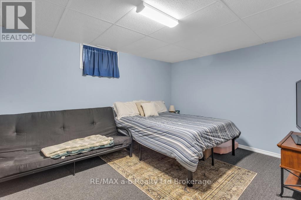 32 Magnolia Drive, Tillsonburg, Ontario  N4G 5N9 - Photo 16 - X12483455