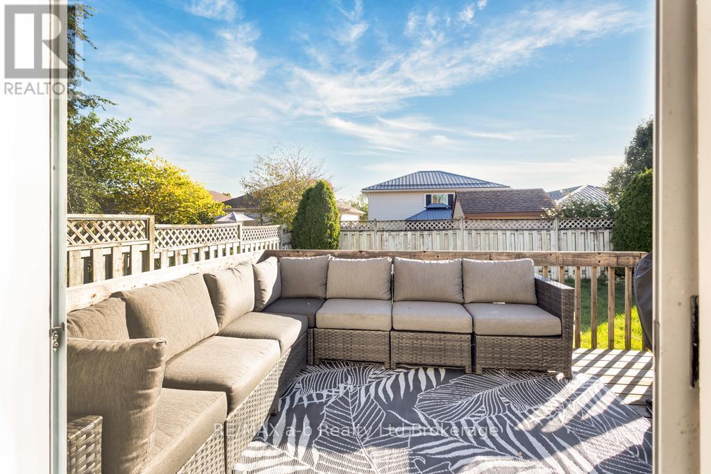 32 Magnolia Drive, Tillsonburg, Ontario  N4G 5N9 - Photo 22 - X12483455