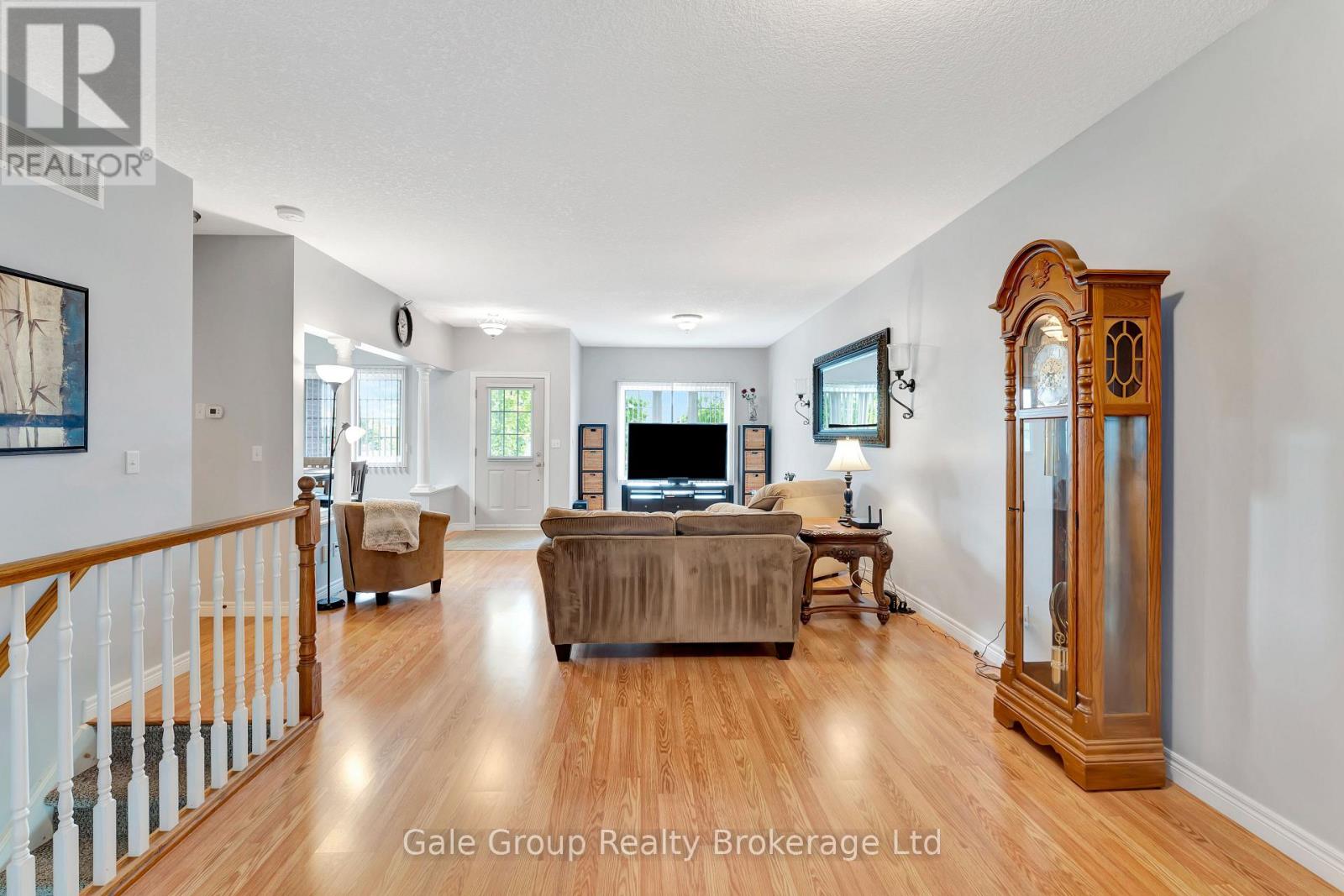 693 Southwood Way, Woodstock, Ontario  N4V 1H5 - Photo 11 - X12483477