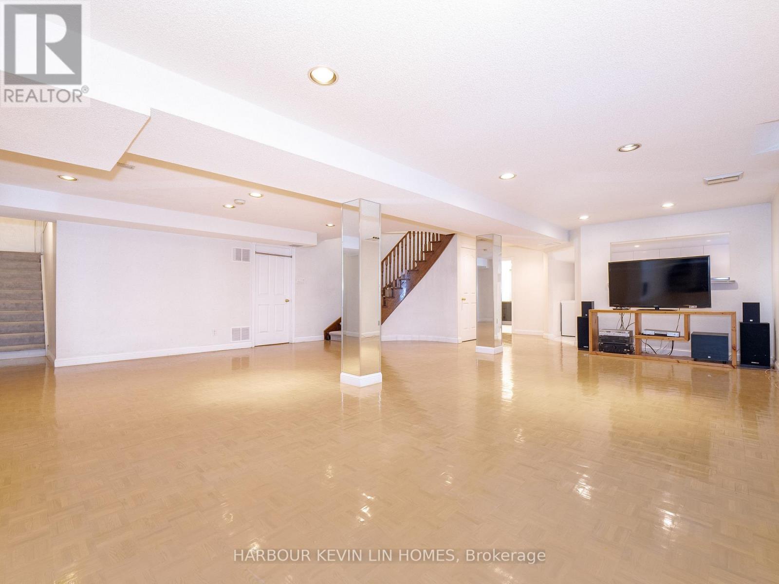 41 Montclair Road, Richmond Hill (Bayview Hill), Ontario  L4B 2S6 - Photo 33 - N12478601