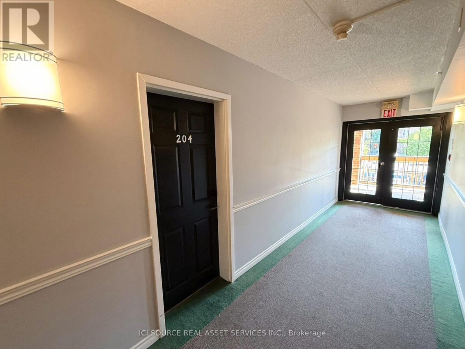 204 - 4003 Kilmer Drive, Burlington, Ontario  L7M 4M1 - Photo 2 - W12483250