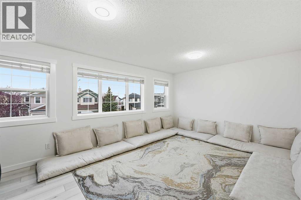 53 Martha's Place Ne, Calgary, Alberta  T3J 4P4 - Photo 11 - A2266817