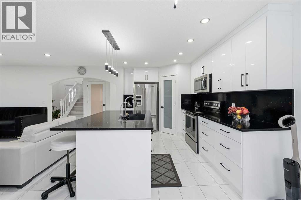 53 Martha's Place Ne, Calgary, Alberta  T3J 4P4 - Photo 5 - A2266817