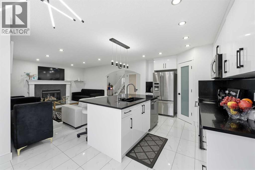 53 Martha's Place Ne, Calgary, Alberta  T3J 4P4 - Photo 6 - A2266817