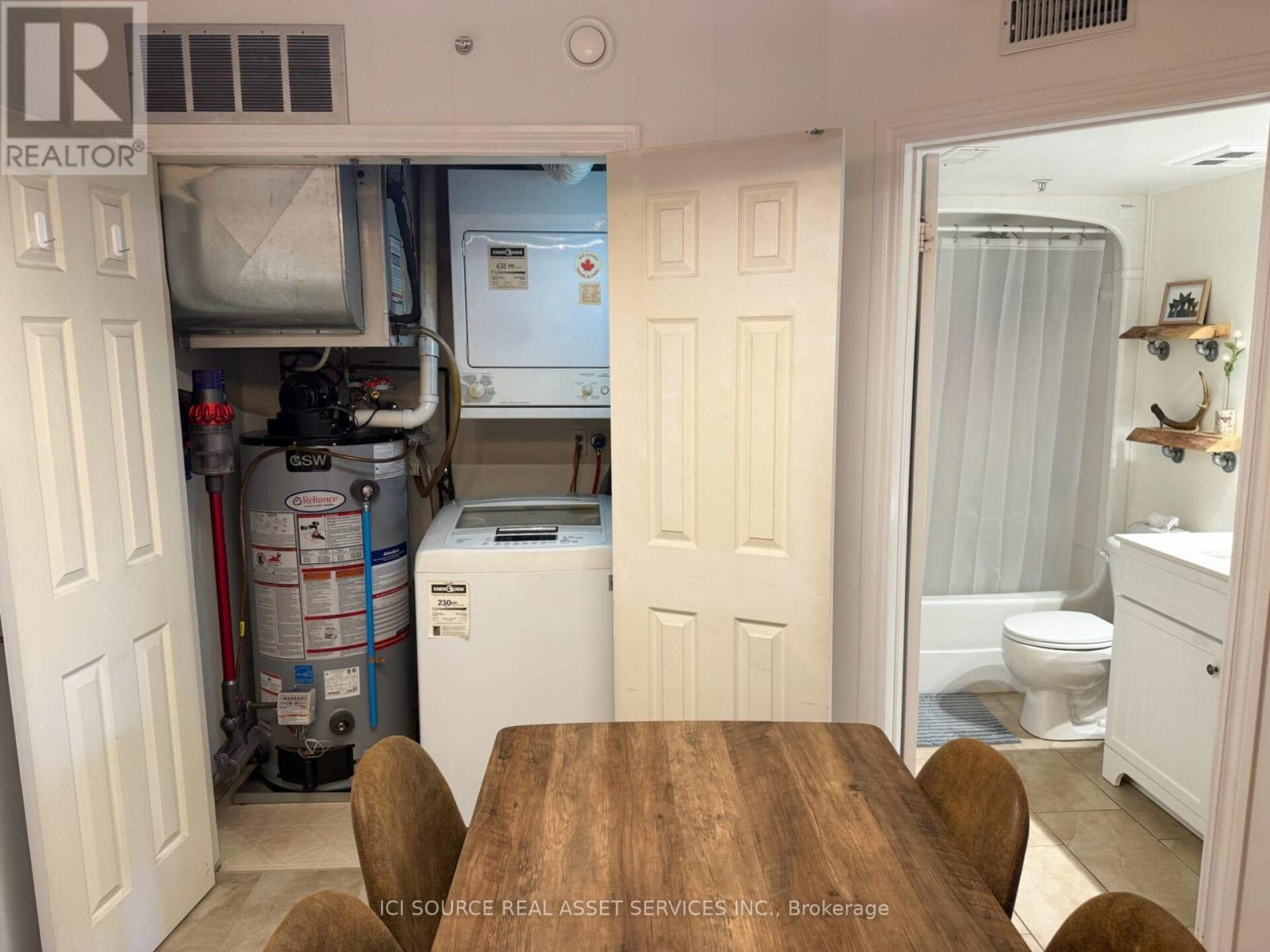 204 - 4003 Kilmer Drive, Burlington, Ontario  L7M 4M1 - Photo 12 - W12483250