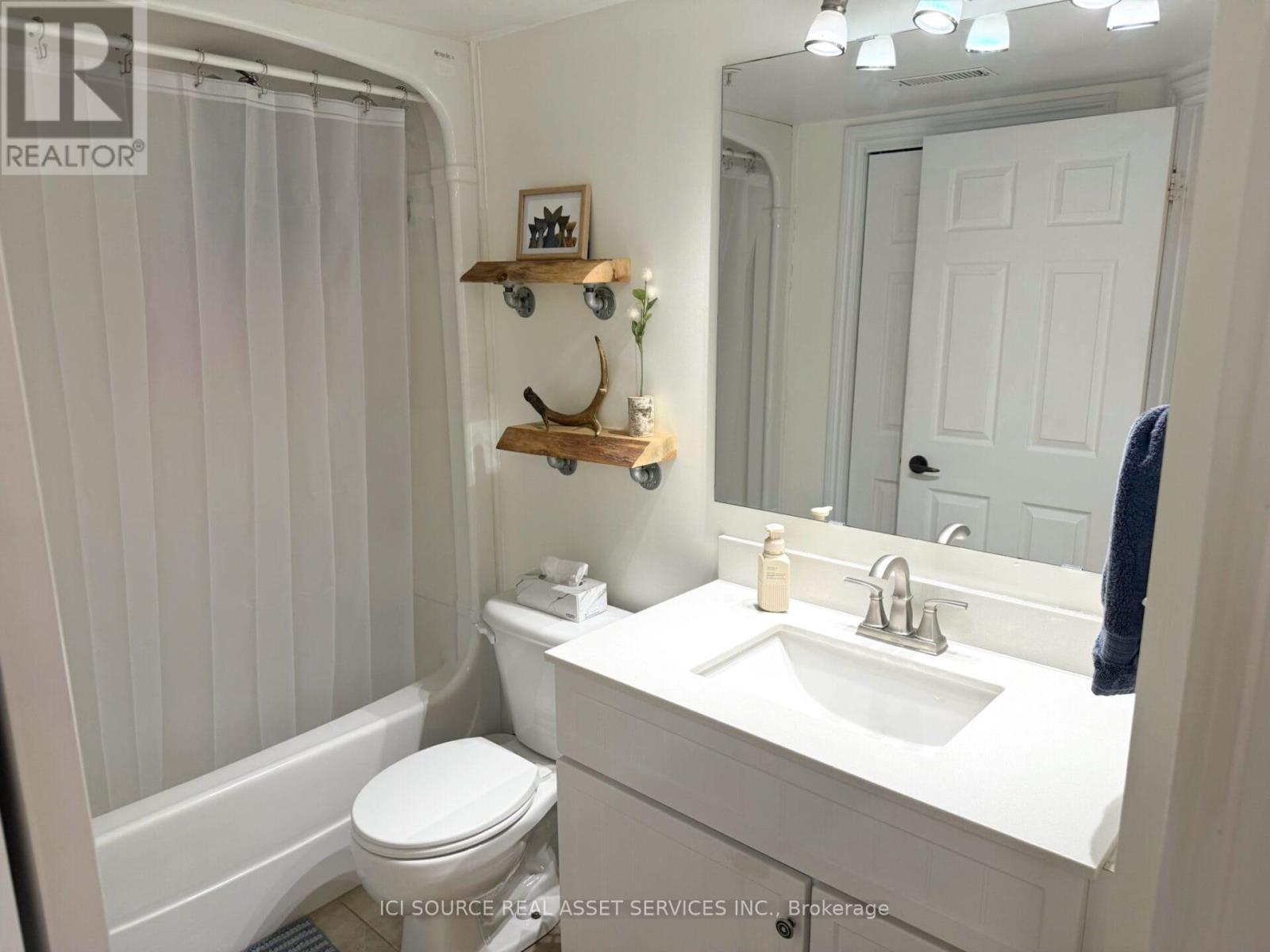 204 - 4003 Kilmer Drive, Burlington, Ontario  L7M 4M1 - Photo 14 - W12483250