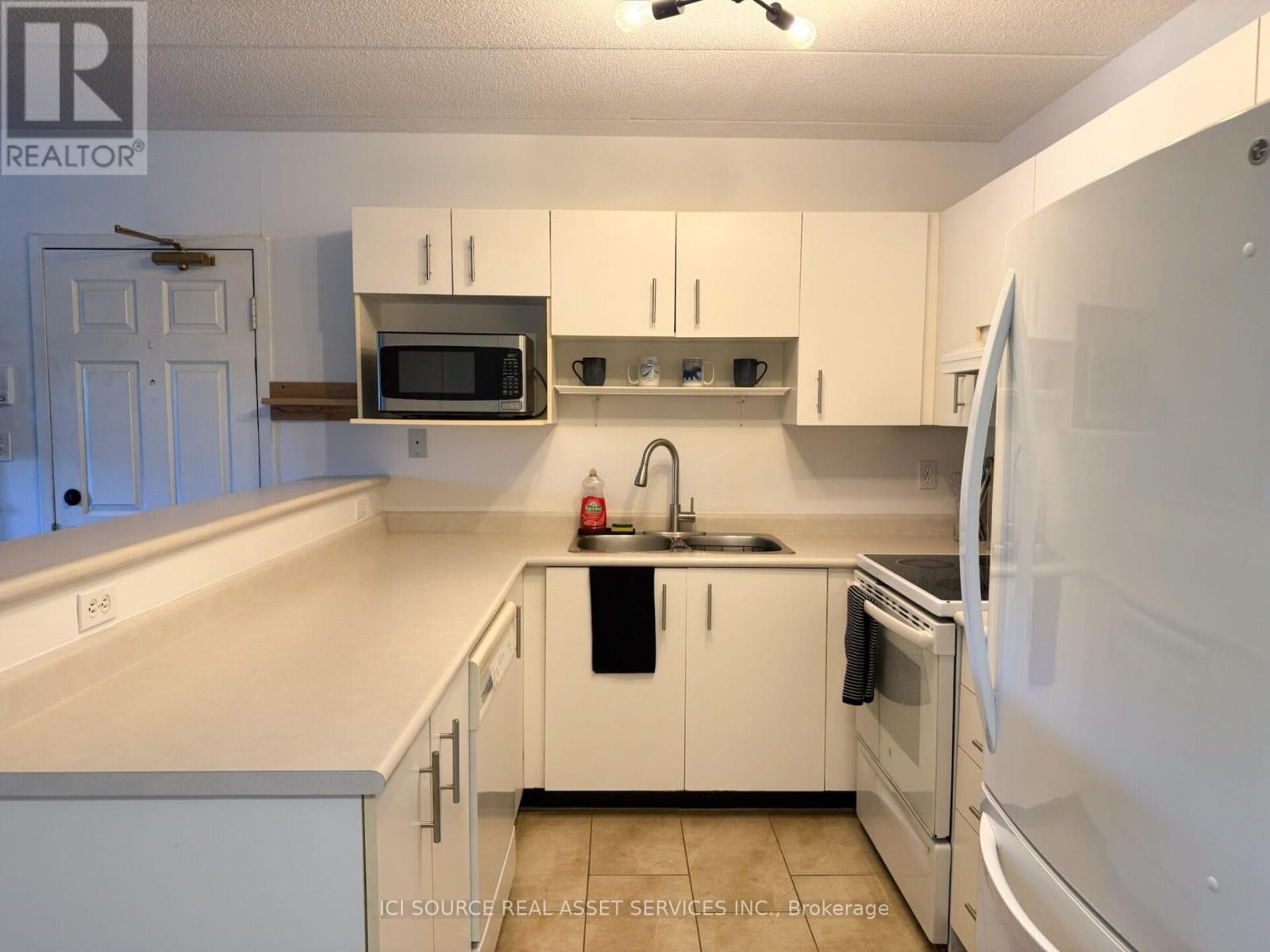 204 - 4003 Kilmer Drive, Burlington, Ontario  L7M 4M1 - Photo 8 - W12483250