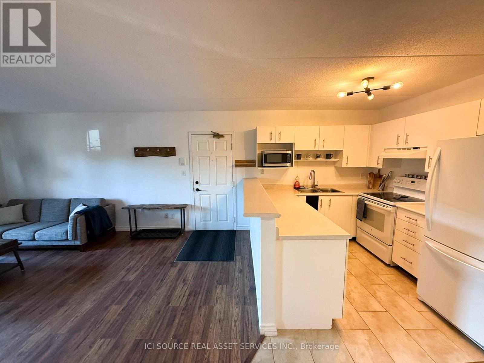 204 - 4003 Kilmer Drive, Burlington, Ontario  L7M 4M1 - Photo 5 - W12483250
