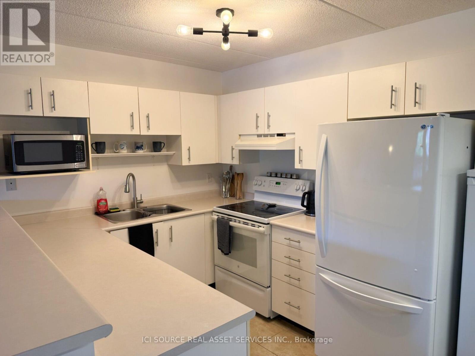 204 - 4003 Kilmer Drive, Burlington, Ontario  L7M 4M1 - Photo 9 - W12483250