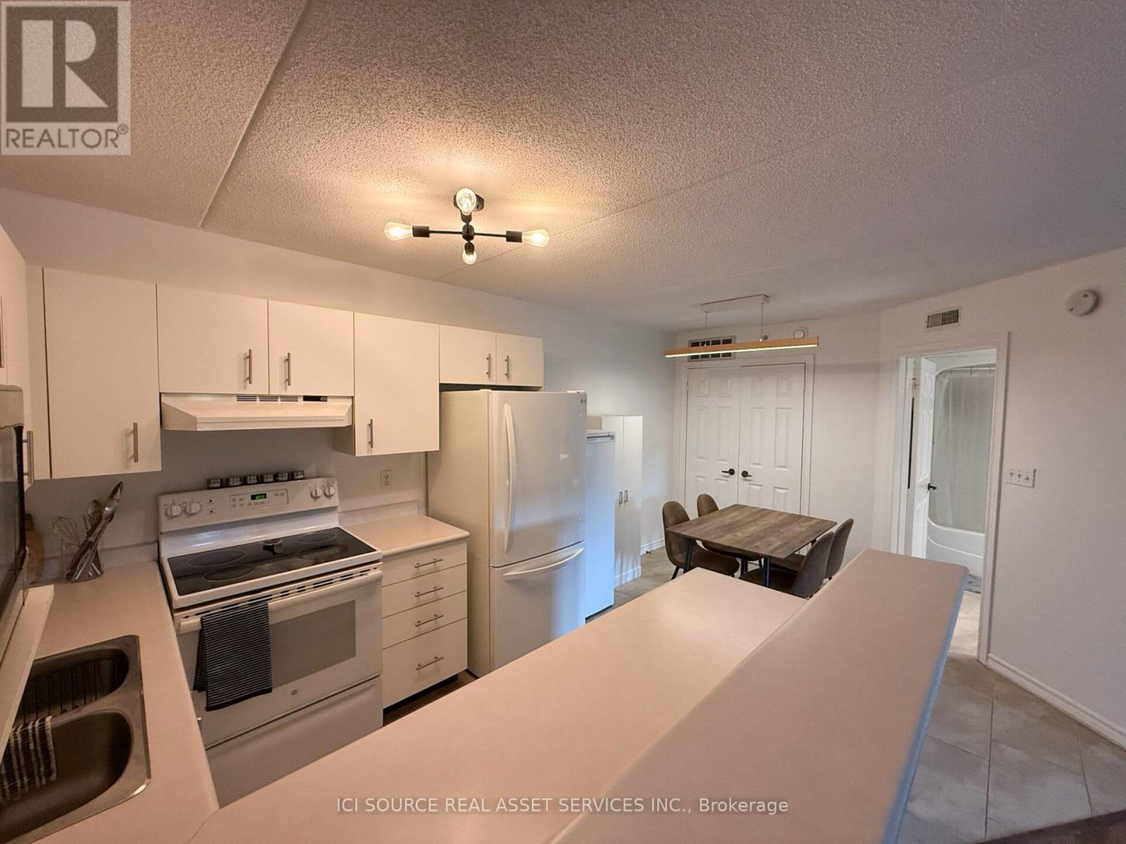 204 - 4003 Kilmer Drive, Burlington, Ontario  L7M 4M1 - Photo 7 - W12483250