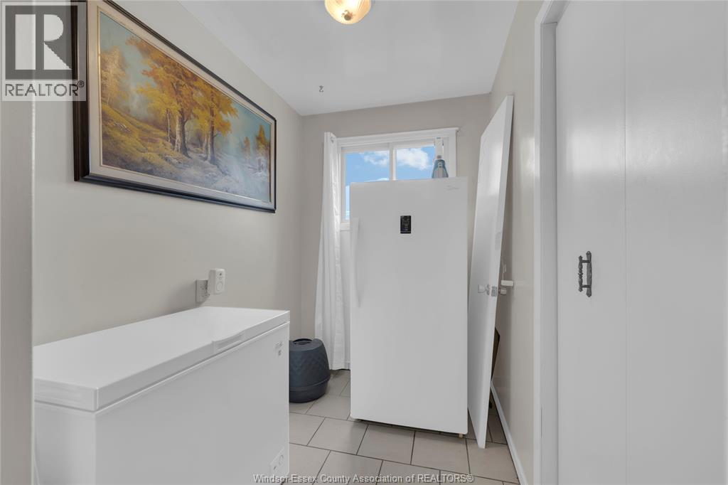9484 Walker, Mcgregor, Ontario  N0R 1J0 - Photo 14 - 25027225