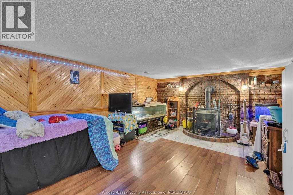 9484 Walker, Mcgregor, Ontario  N0R 1J0 - Photo 26 - 25027225