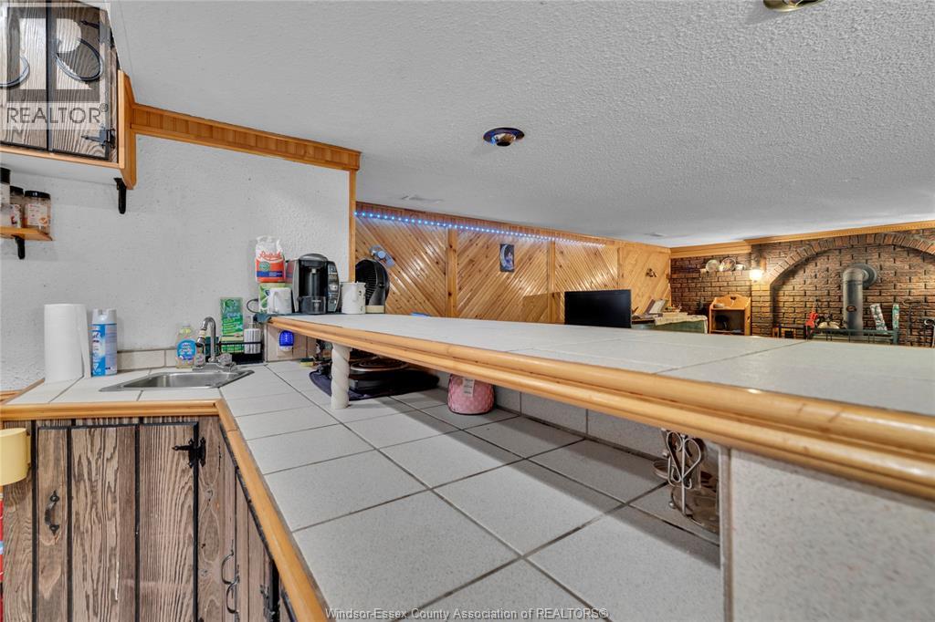 9484 Walker, Mcgregor, Ontario  N0R 1J0 - Photo 27 - 25027225
