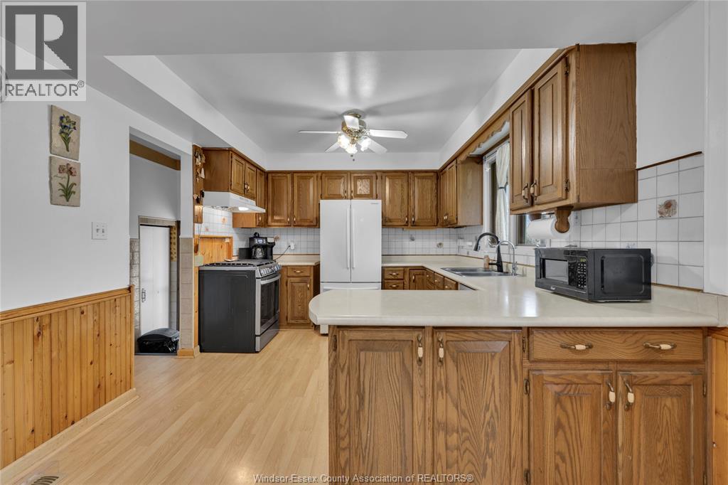 9484 Walker, Mcgregor, Ontario  N0R 1J0 - Photo 5 - 25027225