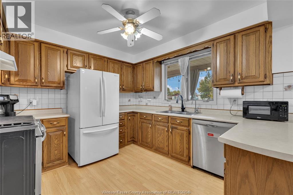 9484 Walker, Mcgregor, Ontario  N0R 1J0 - Photo 6 - 25027225