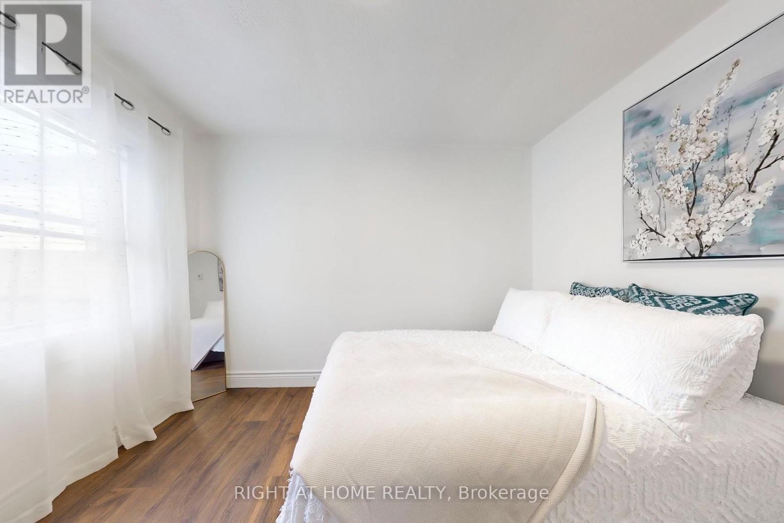 92 Aurora Street, Hamilton, Ontario  L8N 2P7 - Photo 20 - X12483264