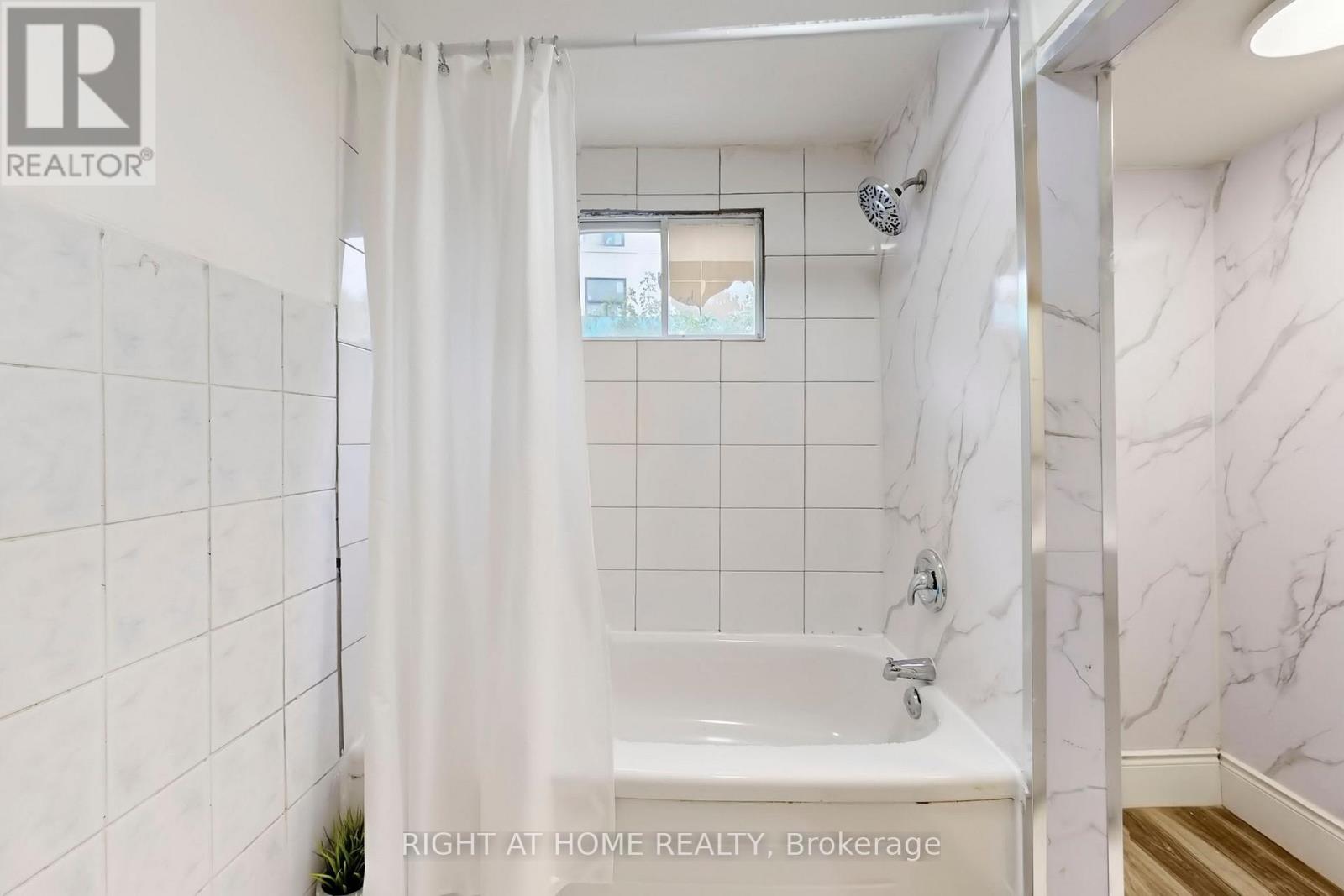 92 Aurora Street, Hamilton, Ontario  L8N 2P7 - Photo 23 - X12483264