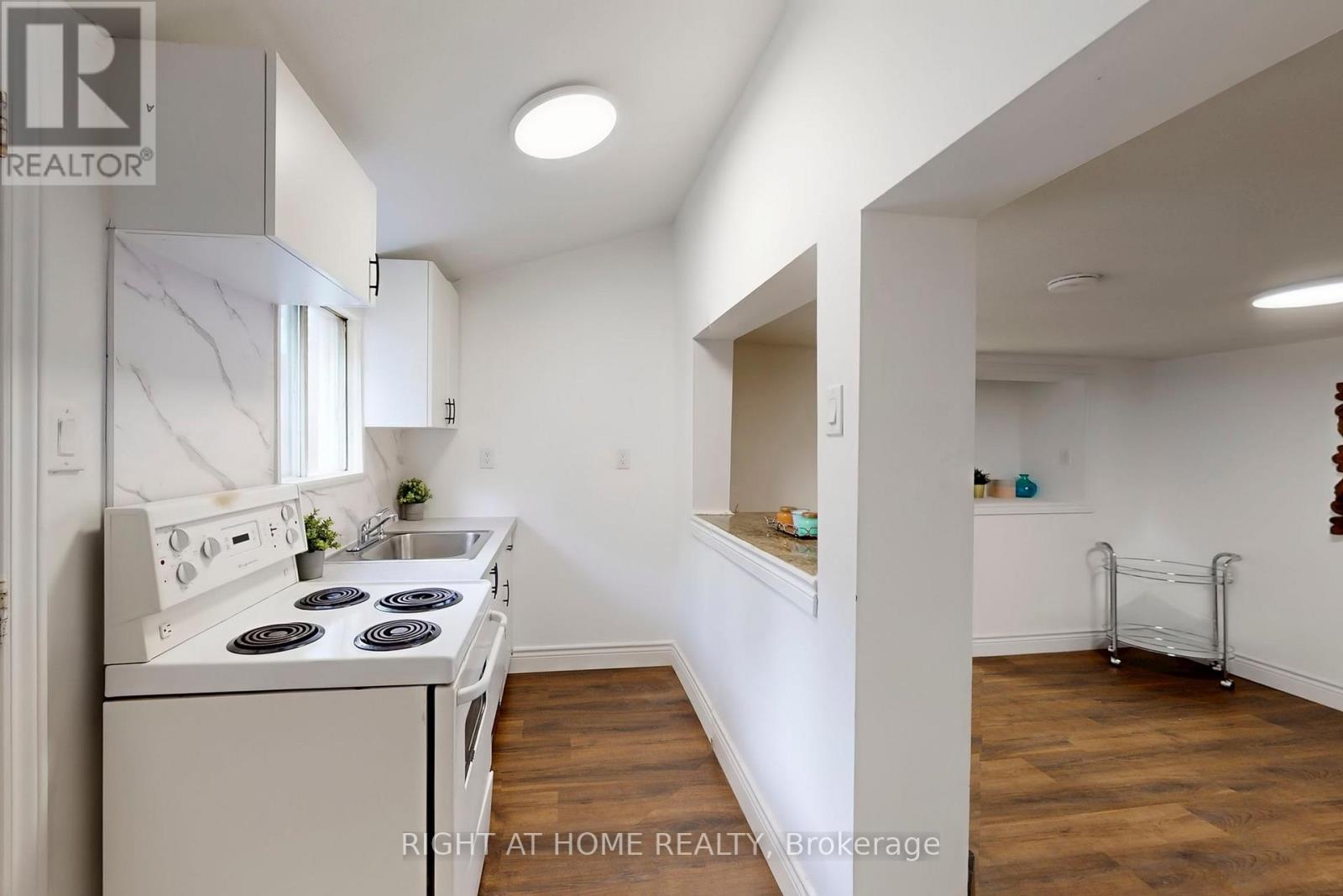 92 Aurora Street, Hamilton, Ontario  L8N 2P7 - Photo 29 - X12483264