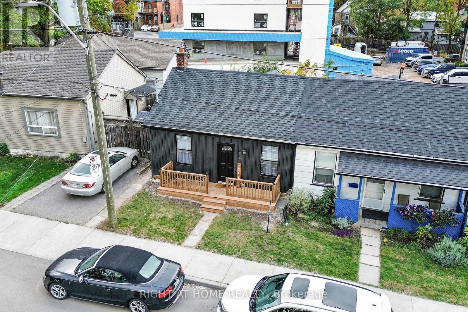 92 Aurora Street, Hamilton, Ontario  L8N 2P7 - Photo 7 - X12483264
