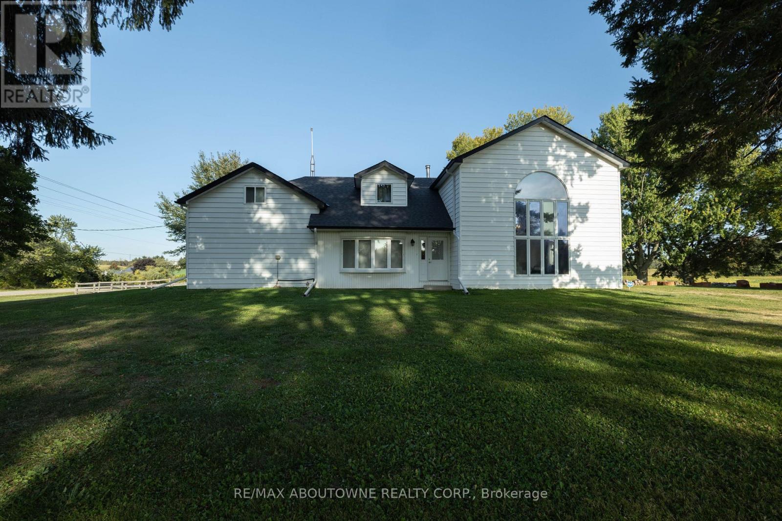 3276 Governors Road, Hamilton, Ontario  L0R 1T0 - Photo 3 - X12483282