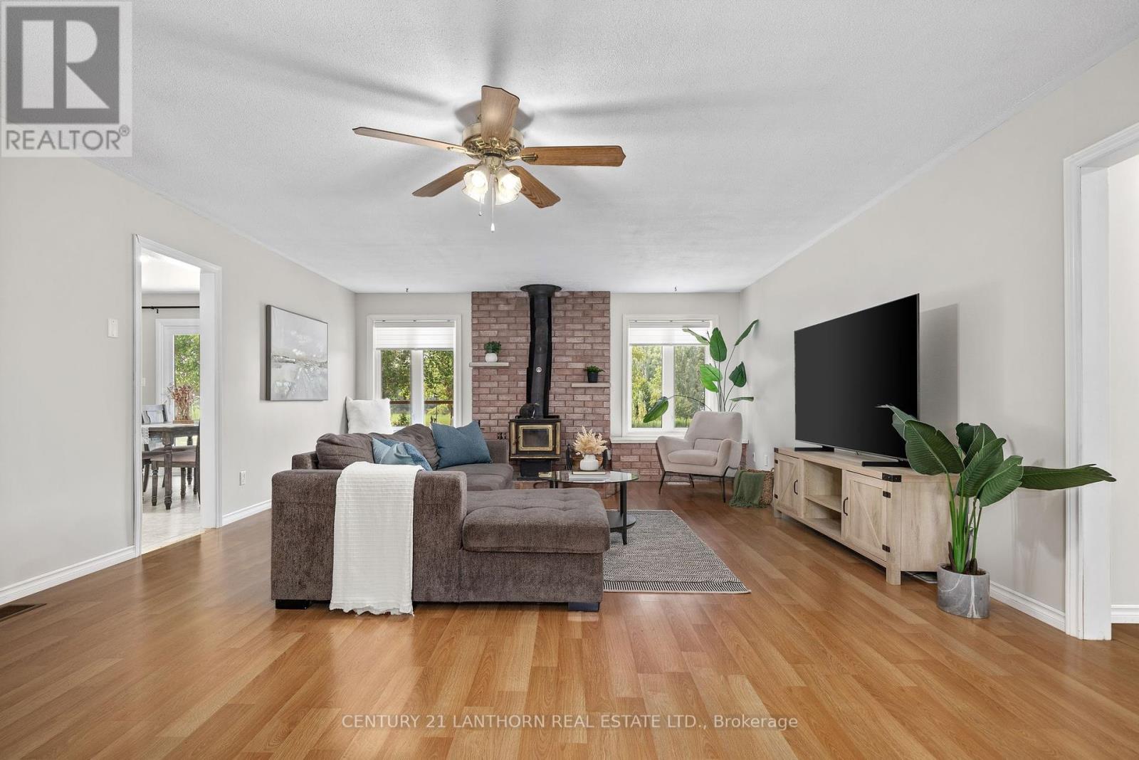 263 County Rd 29 Road, Prince Edward County, Ontario  K0K 1T0 - Photo 6 - X12332393