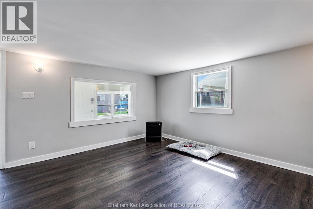 32 Degge Street, Chatham, Ontario  N7M 4X2 - Photo 5 - 25022817