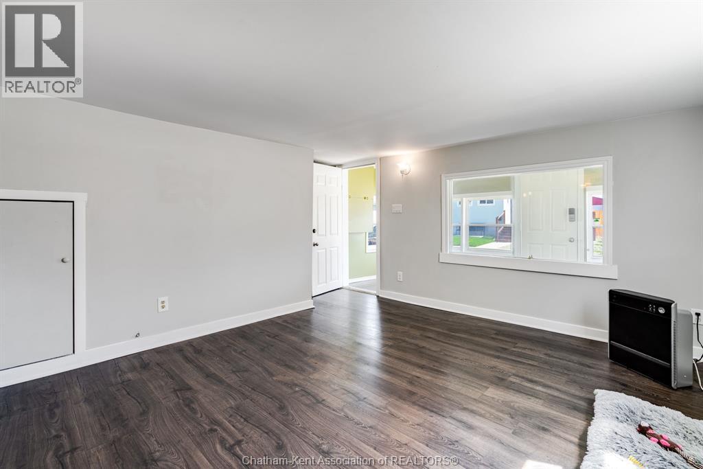 32 Degge Street, Chatham, Ontario  N7M 4X2 - Photo 6 - 25022817