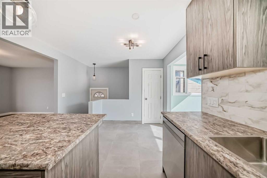 9408 5 Street Se, Calgary, Alberta  T2J 1k5 - Photo 4 - A2263437