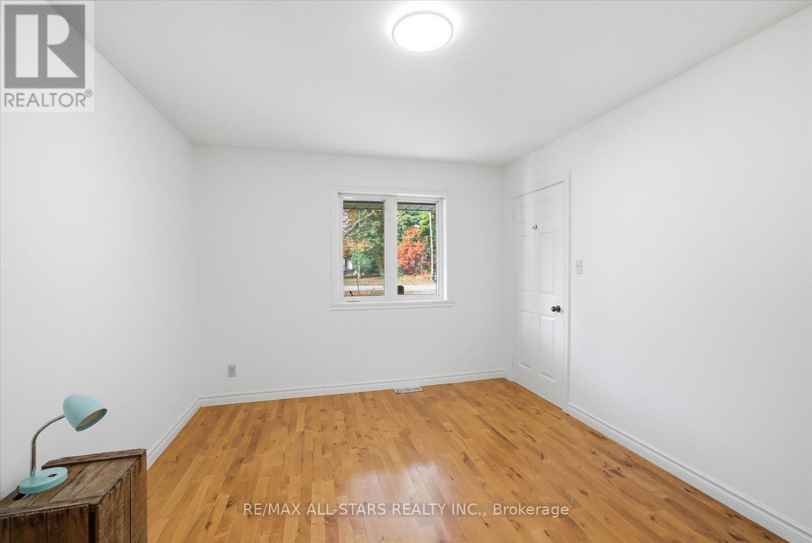 Upper Level - 2999 Lakeside Drive, Severn (Washago), Ontario  L3V 6H3 - Photo 7 - S12424328