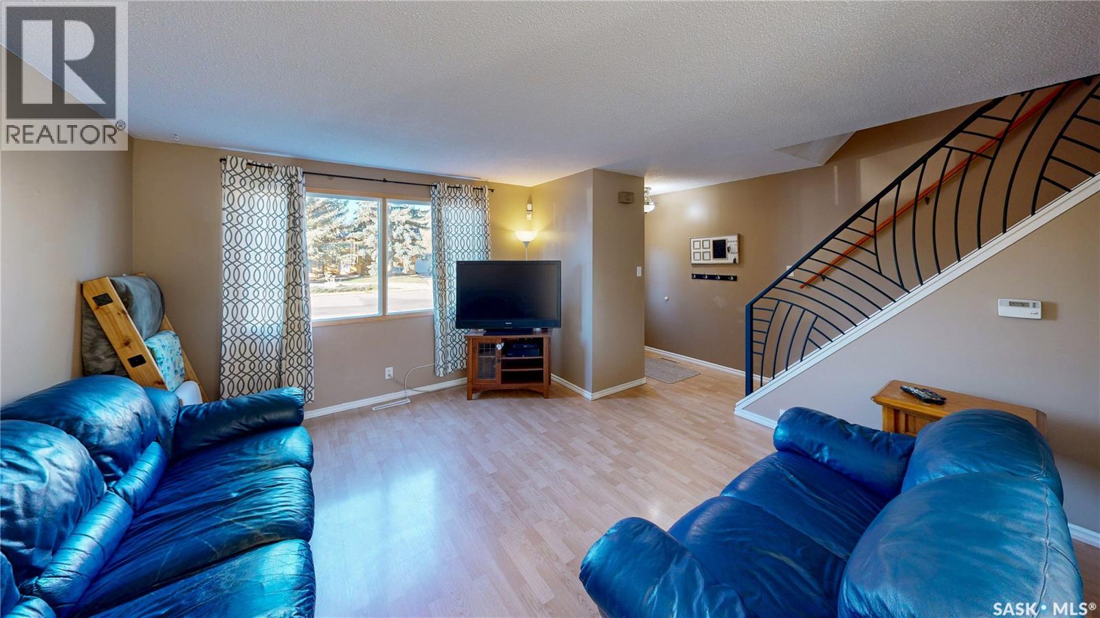 213 Dorothy Street, Regina, Saskatchewan  S4T 5V7 - Photo 3 - SK021765