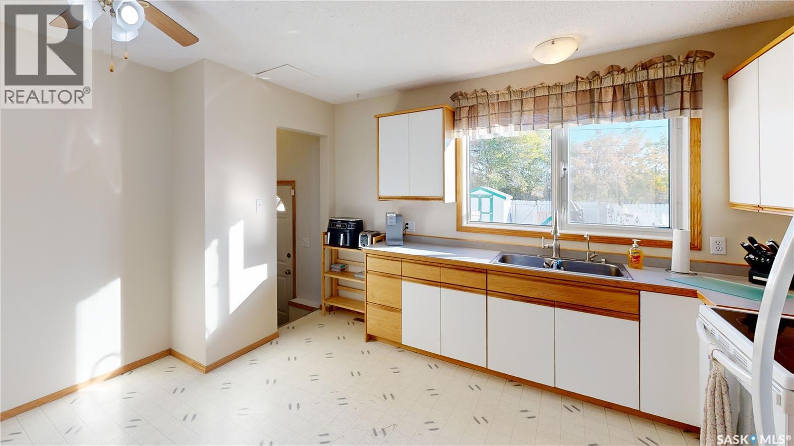 213 Dorothy Street, Regina, Saskatchewan  S4T 5V7 - Photo 8 - SK021765
