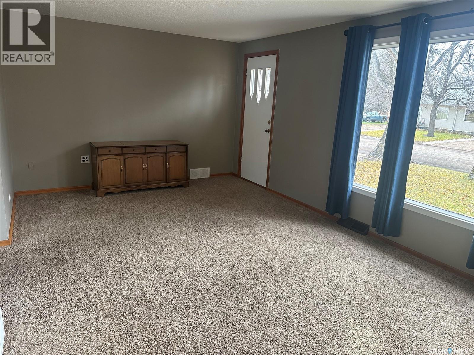 220 Avenue Road, Kamsack, Saskatchewan  S0A 1S0 - Photo 18 - SK021670
