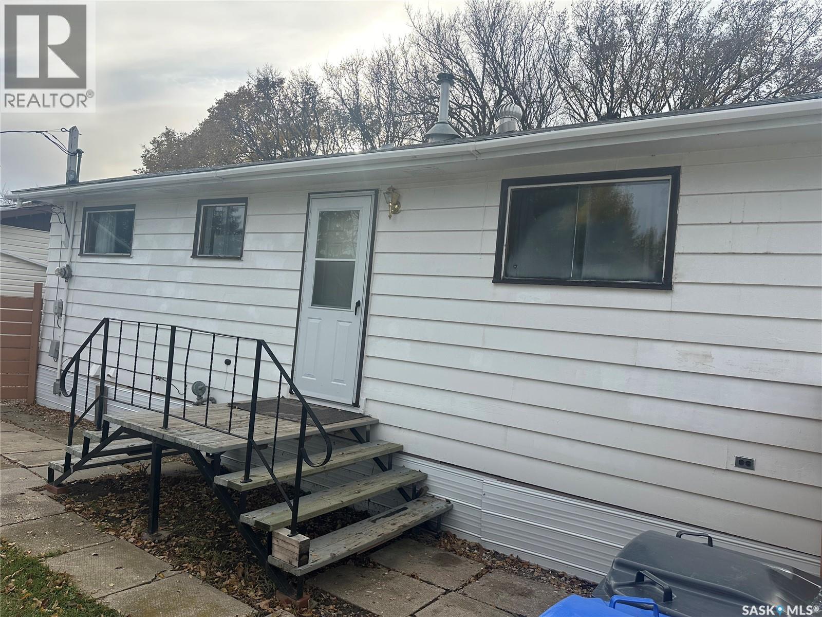 220 Avenue Road, Kamsack, Saskatchewan  S0A 1S0 - Photo 2 - SK021670