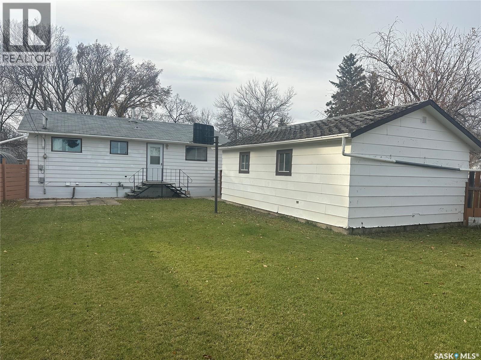 220 Avenue Road, Kamsack, Saskatchewan  S0A 1S0 - Photo 6 - SK021670
