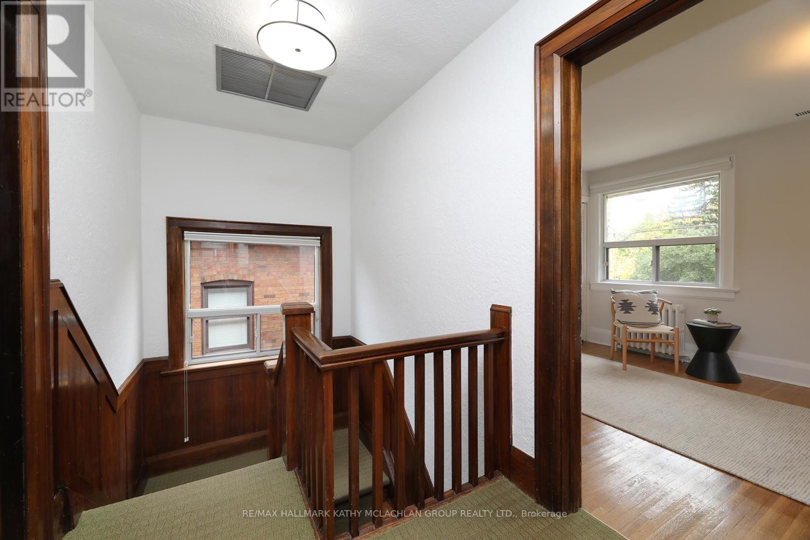 12 Cameron Crescent, Toronto, Ontario  M4G 1Z8 - Photo 14 - C12483312