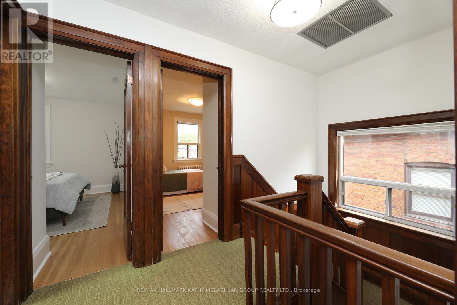12 Cameron Crescent, Toronto, Ontario  M4G 1Z8 - Photo 15 - C12483312